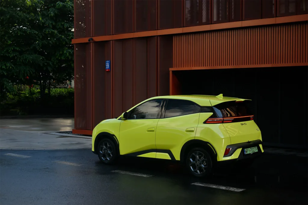 Liczba rejestracji „elektryków” po raz kolejny mocno w górę. Dolphin hitem sprzedażowym - 1 PEVO Index 10 2025