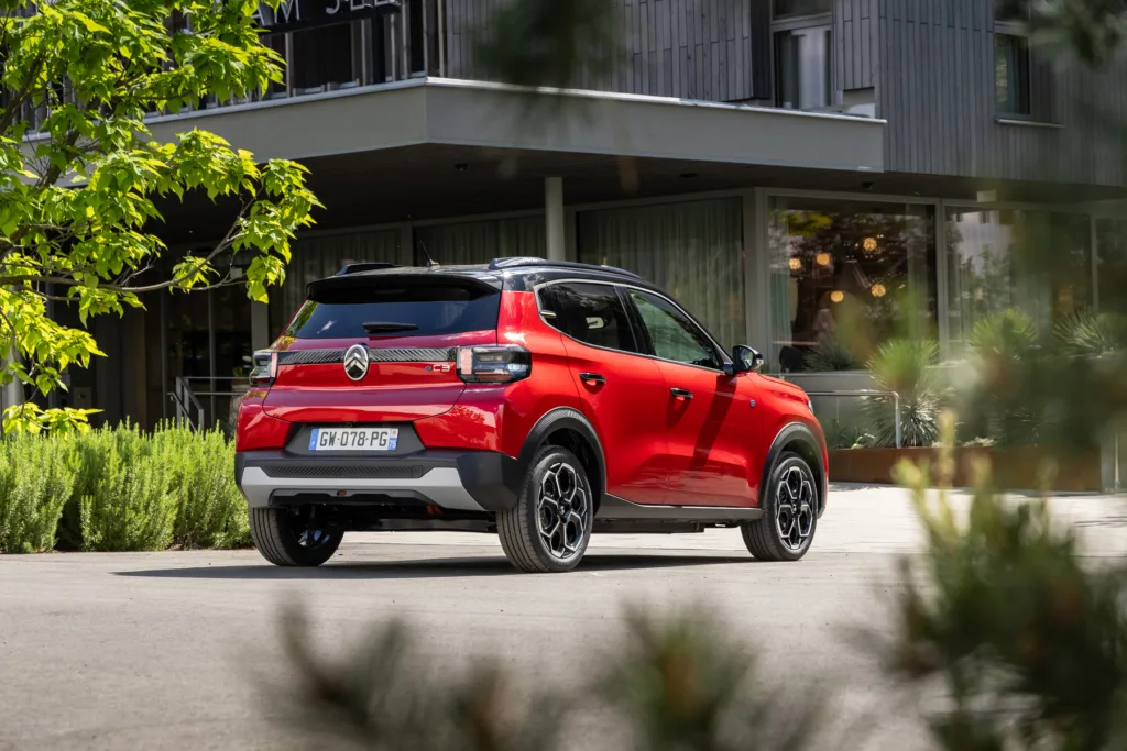 Auta elektryczne rosną w siłę. Rekord? Wzrost o niemal 50 tys. procent! To niestety efekt niskiej bazy Auta elektryczne rosną w siłę. Rekord? Wzrost o niemal 50 tys. procent! To niestety efekt niskiej bazy - 1 auta elektryczne rosna w sile