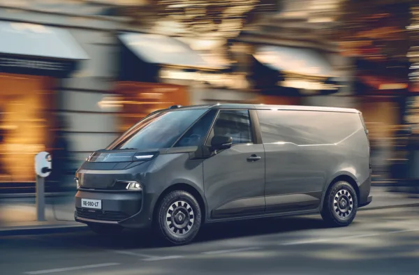 Testy i opinie - 1 elektryczny Trafic Van E Tech