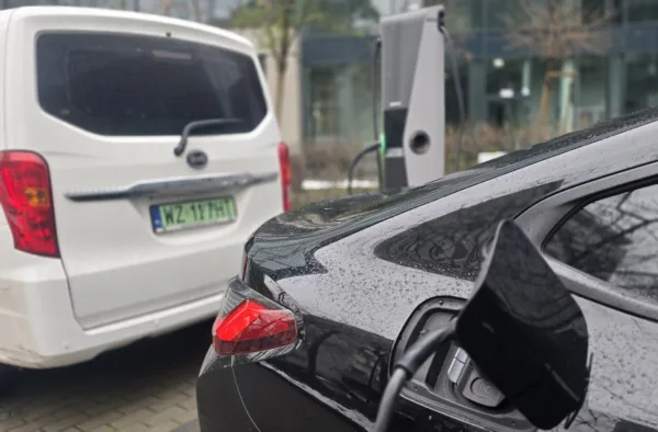 Testy i opinie - 1 samochody elektryczne przyspieszaja acea 10 miesiecy