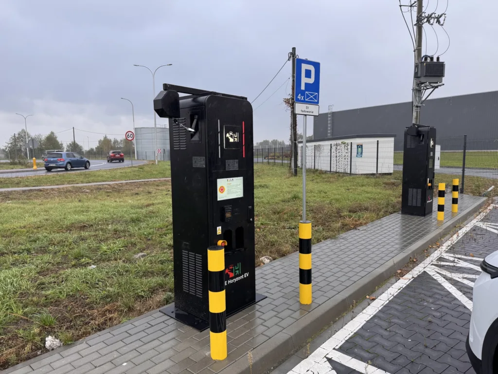 Skala kradzieży kabli na stacjach ładowania rośnie. Branża apeluje o zaostrzenie działań - 2 kradzieze kabli