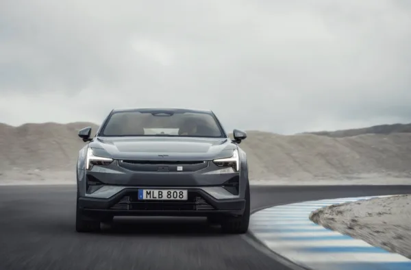 Testy i opinie - 4 dom na prad polestar 3