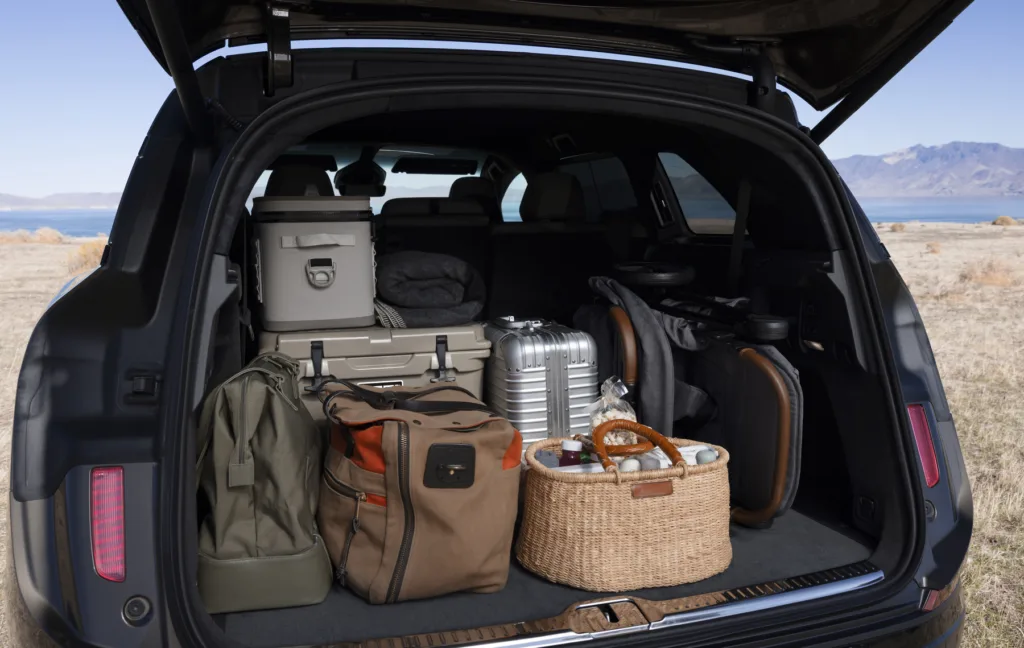 Lucid Gravity Touring: Szybszy, przestronniejszy i… tańszy. Czy zagrozi Tesli i Mercedesowi? - 6 lucid gravity wjezdza na rynek