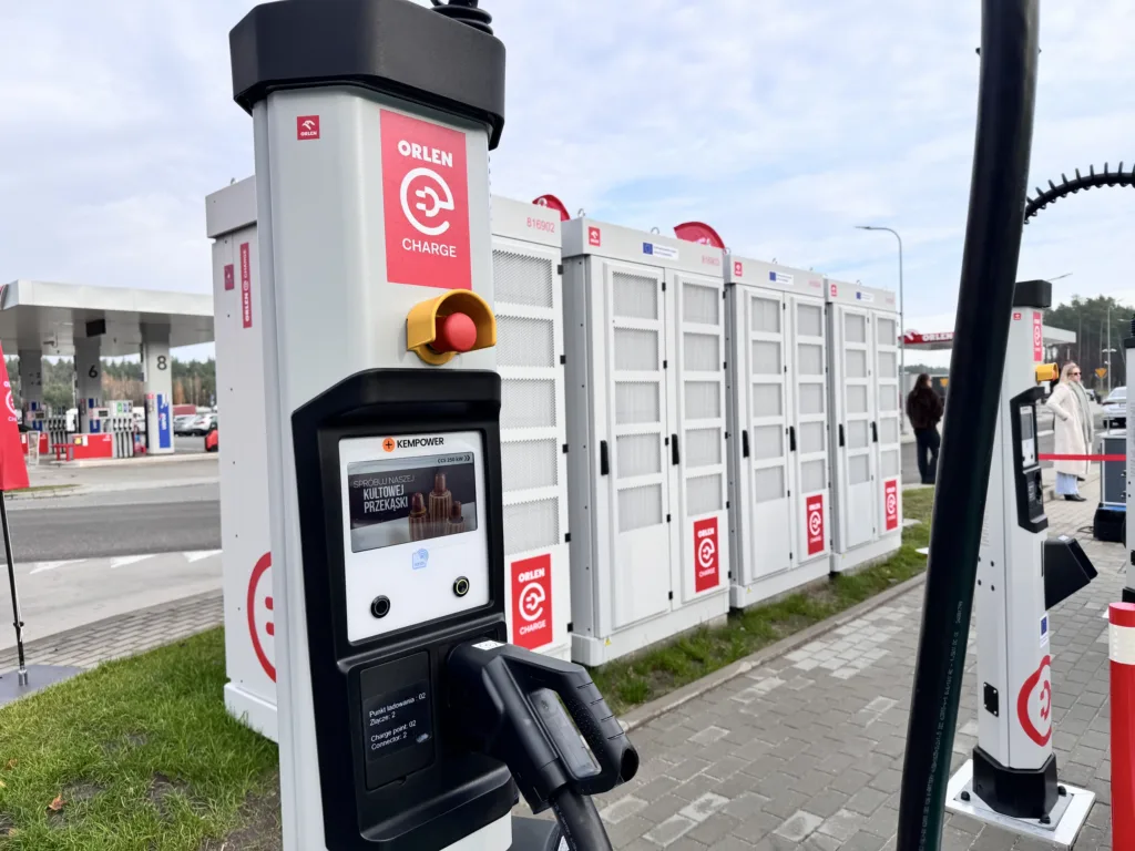 ORLEN otworzył na MOP Olsztynek Południe hub szybkiego ładowania ORLEN otworzył na MOP Olsztynek Południe hub szybkiego ładowania - IMG 1163