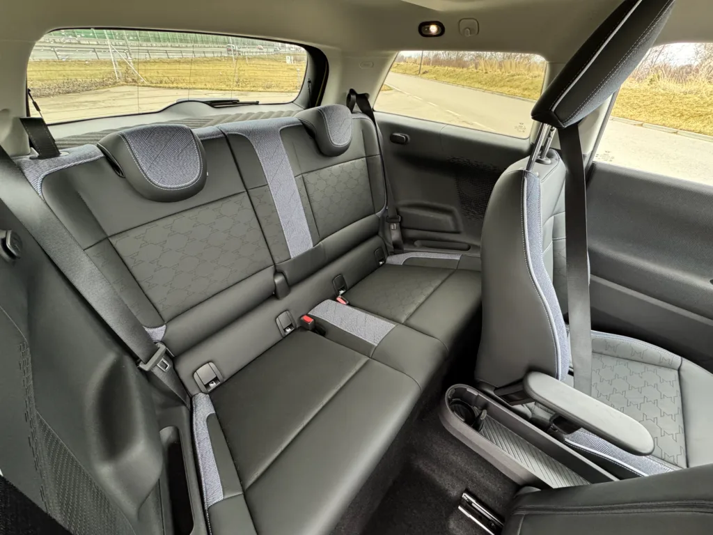 MINI Cooper SE tylna kanapa