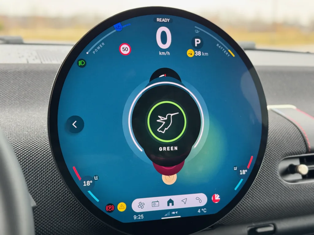 MINI Cooper SE ekran tryb jazdy Green