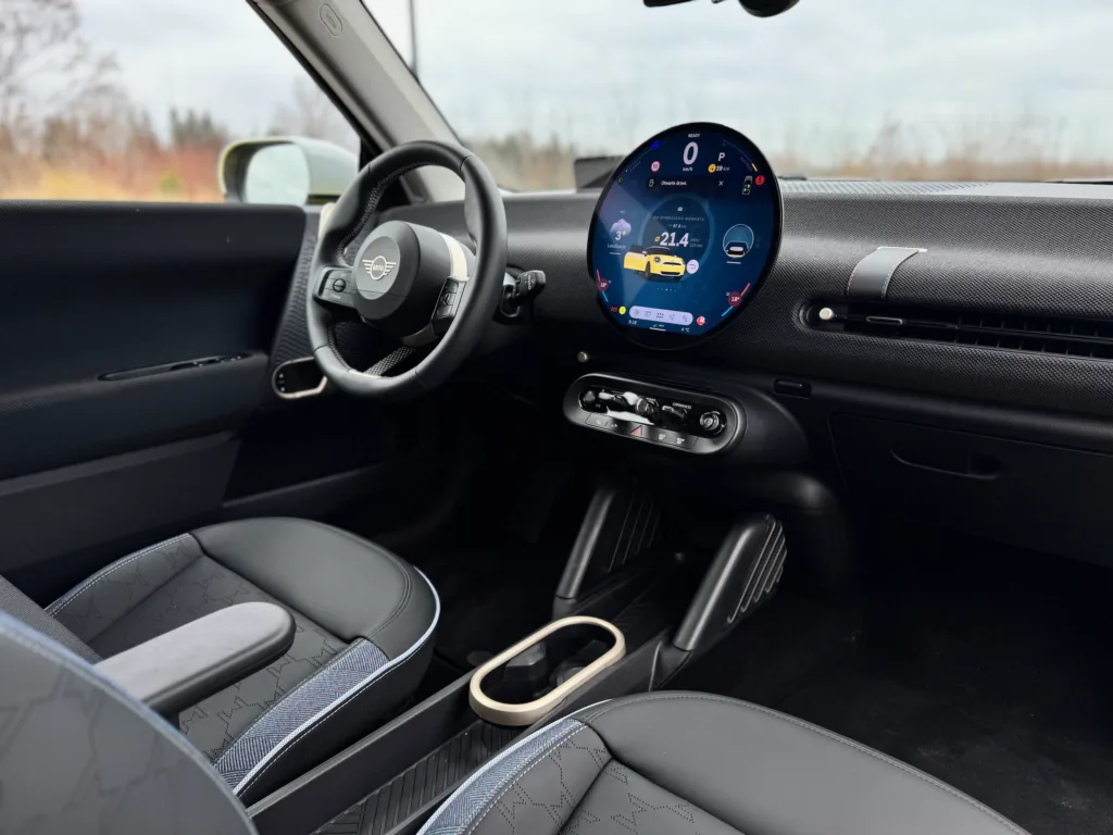 MINI Cooper SE deska rozdzielcza