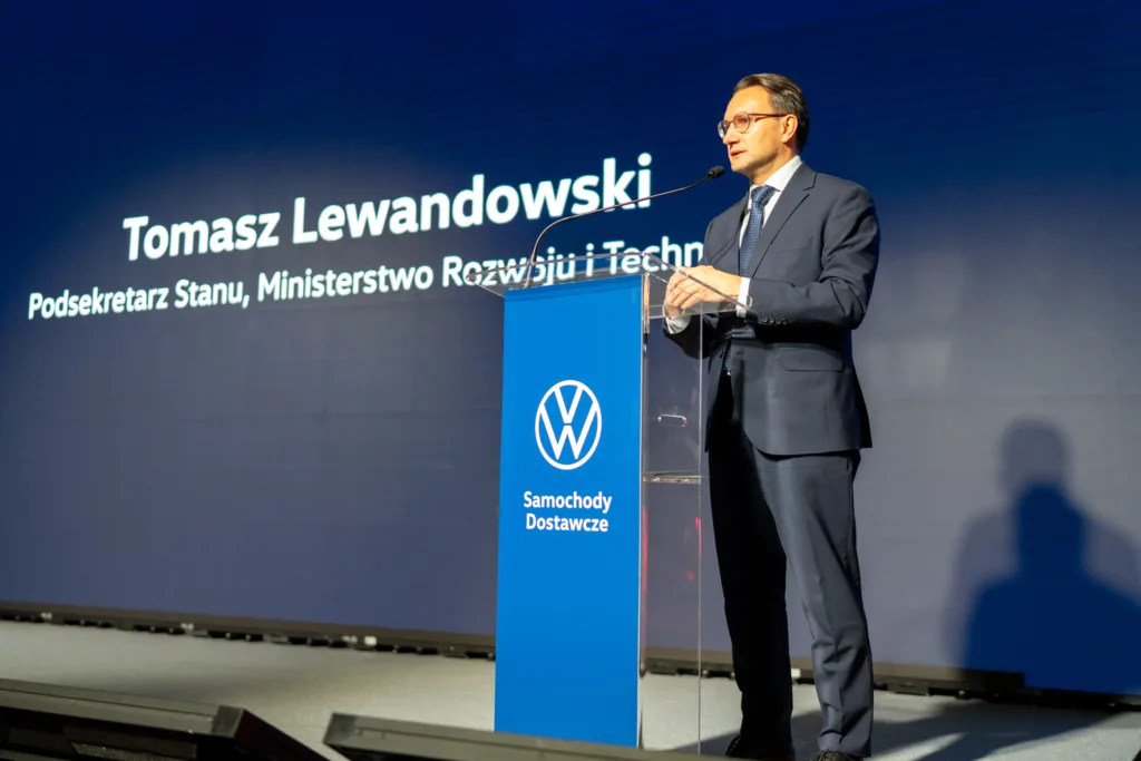 Niemcy zainwestują 1,5 mld zł pod Poznaniem. Elektryczny Crafter będzie „Made in Poland” - SON07916