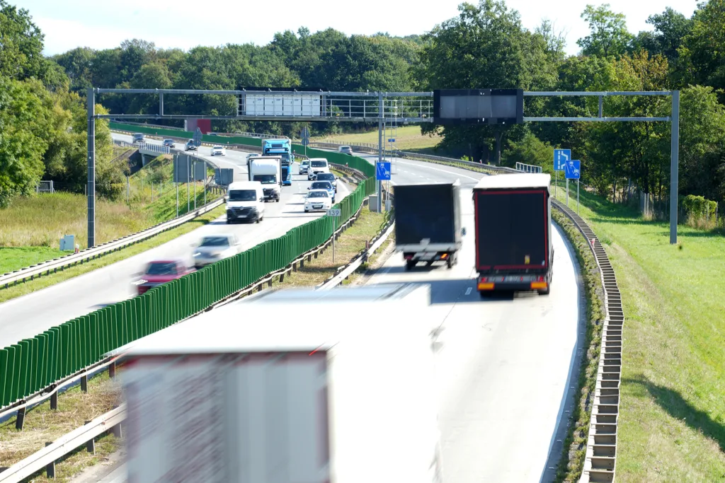 Nowy odcinkowy pomiar prędkości na Południowej Obwodnicy Warszawy - 1 odcinkowa predkosc fot CANARD1