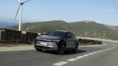 Wszystkie wiadomości - 1 odnowiona toyota 2026 bz4x awd