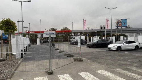 Wszystkie wiadomości - 1 tesla rozbudowala hub al krakowska