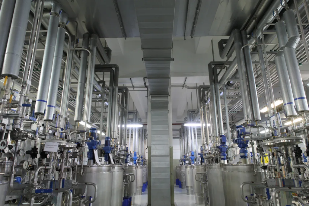 Pożar w poznańskiej fabryce. Część hali wyłączono z użytkowania. Produkcja odbywa się bez zakłóceń - 2 Pozar w poznanskiej fabryce