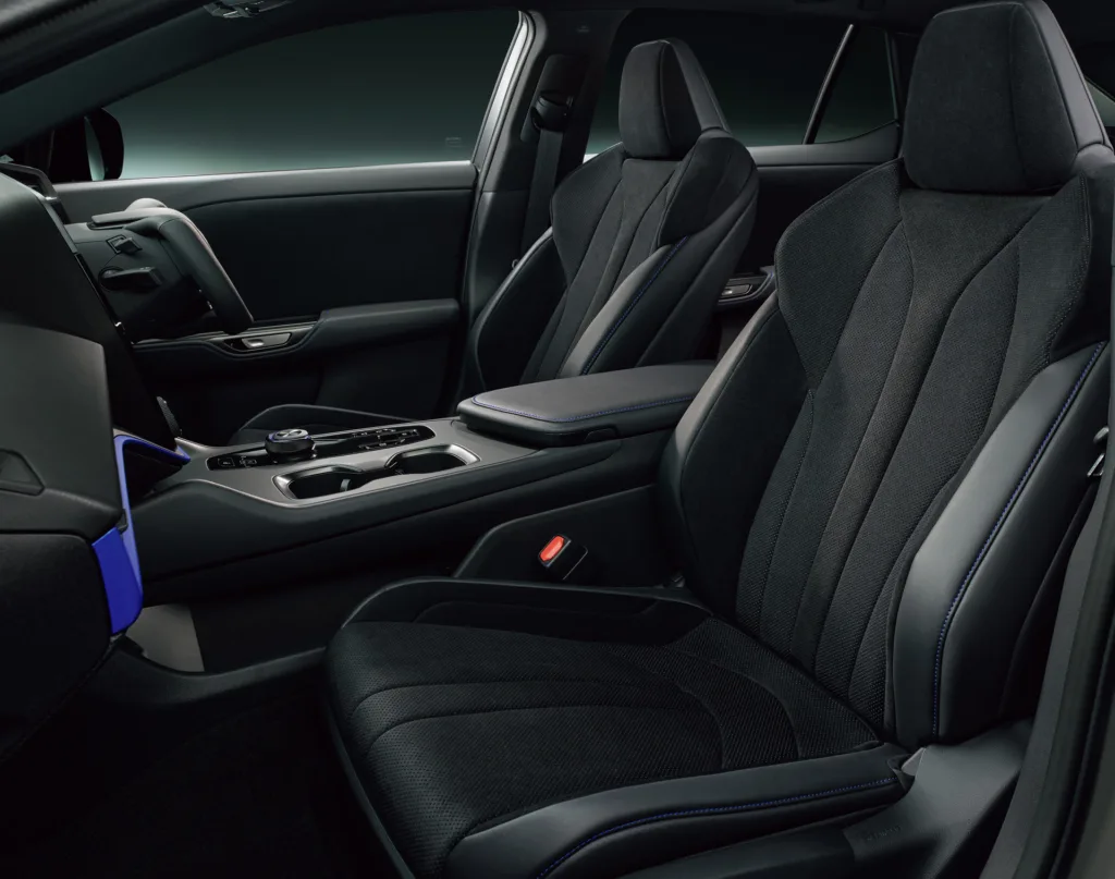 Lexus poszerza gamę elektryków. 420 KM w odmianie RZ 600e "F SPORT Performance" Lexus poszerza gamę elektryków. 420 KM w odmianie RZ 600e "F SPORT Performance" - 20251224 02 13 s