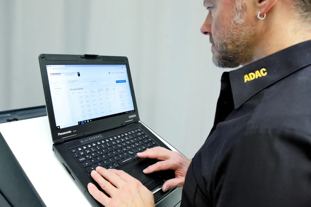 ADAC przetestował wallboxy. Jedna wpadka i wiele solidnych ładowarek ADAC przetestował wallboxy. Jedna wpadka i wiele solidnych ładowarek - ADAC testuje wallboxy 14