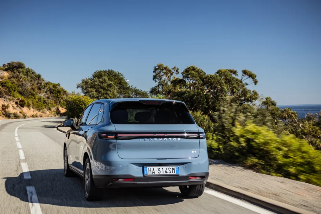 Leapmotor startuje z europejską produkcją. Na początek model B10 - B10 z hiszpanii 1