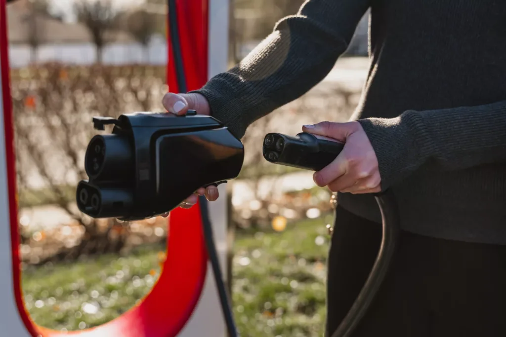 Elektryczne BMW z dostępem do Superchargerów w USA Elektryczne BMW z dostępem do Superchargerów w USA - BMW W sieci Tesli