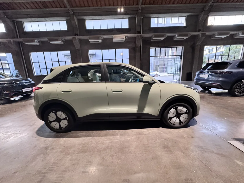 Geely zakłada europejską ekspansję – obecne dwa modele to dopiero początek Geely zakłada europejską ekspansję – obecne dwa modele to dopiero początek - D979529D A6D9 4E70 AD78 C77BE49F7E14 1 102 o