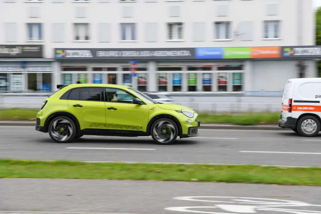 Stres w pracy i presja zwiększają ryzyko wypadku. 60% badanych potwierdziło agresję "za kółkiem" Stres w pracy i presja zwiększają ryzyko wypadku. 60% badanych potwierdziło agresję "za kółkiem" - DSC 1546