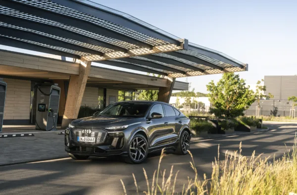 Testy i opinie - Grupy motoryzacyjne dziela rynek 1„elektrykow