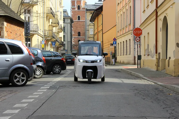 Koniec z drogimi elektrykami dla wybranych? Nowe otwarcie dla microcarów Koniec z drogimi elektrykami dla wybranych? Nowe otwarcie dla microcarów - Koniec z drogimi elektrykami dla wybranych 2