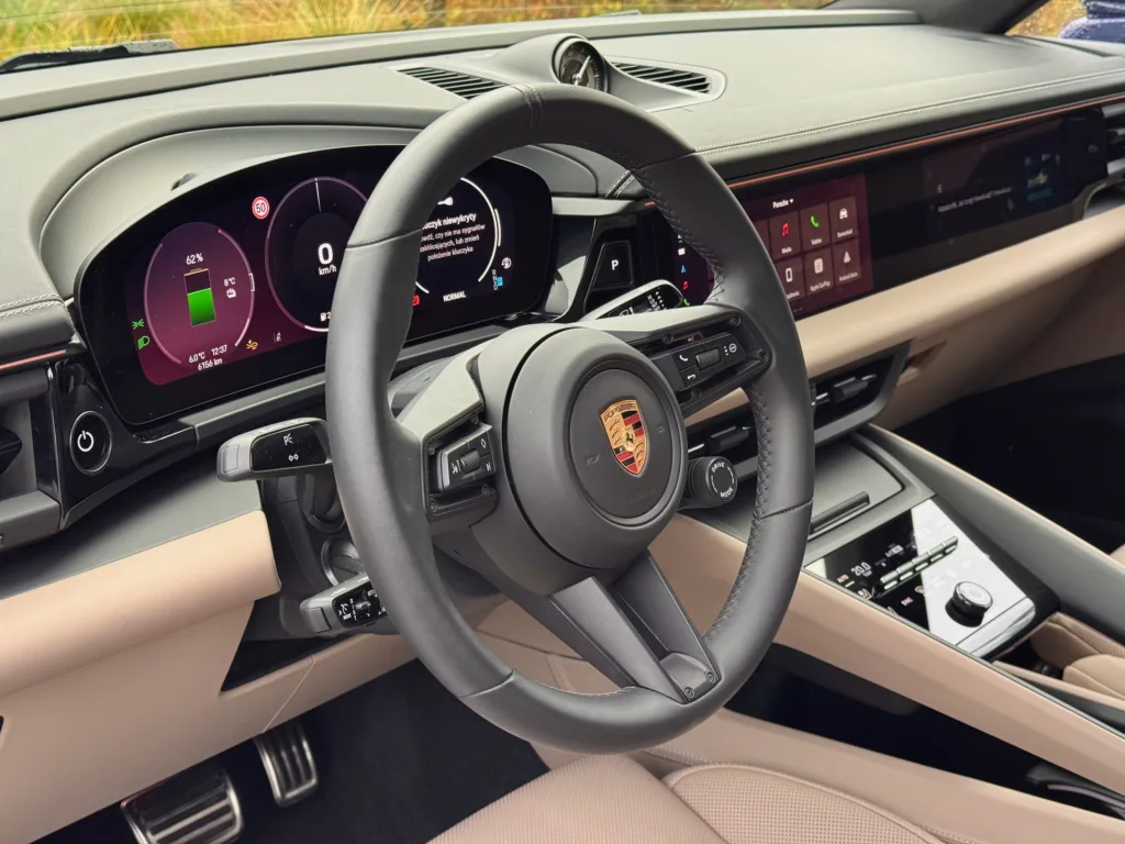 5 na tak, 5 na nie w Porsche Macanie 4S Porsche Macan 4S kierownica