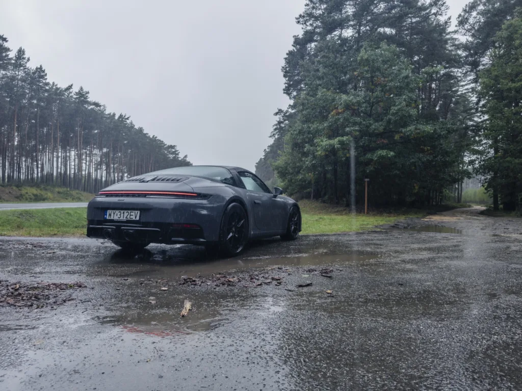 Porsche 911 Targa GTS T-Hybrid: Kiedy przeszłość spotyka przyszłość - Porsche 911 1
