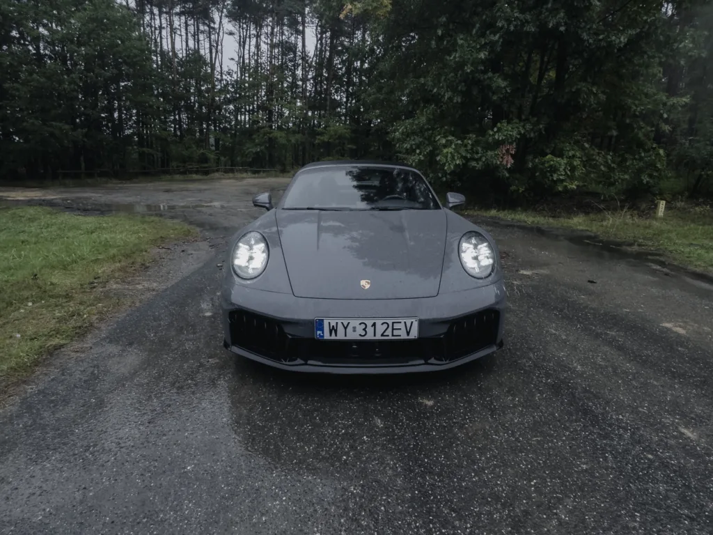 Porsche 911 Targa GTS T-Hybrid: Kiedy przeszłość spotyka przyszłość - Porsche 911 11