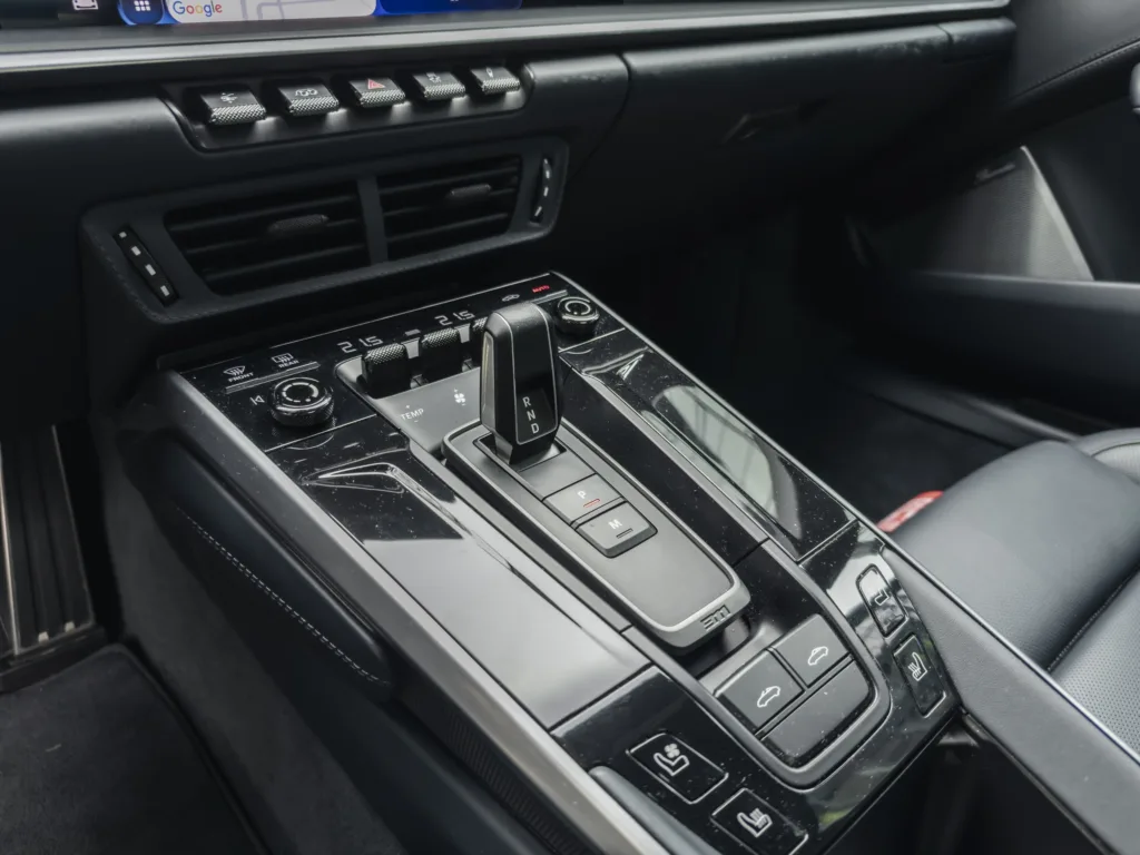 Porsche 911 Targa GTS T-Hybrid: Kiedy przeszłość spotyka przyszłość - Porsche 911 23