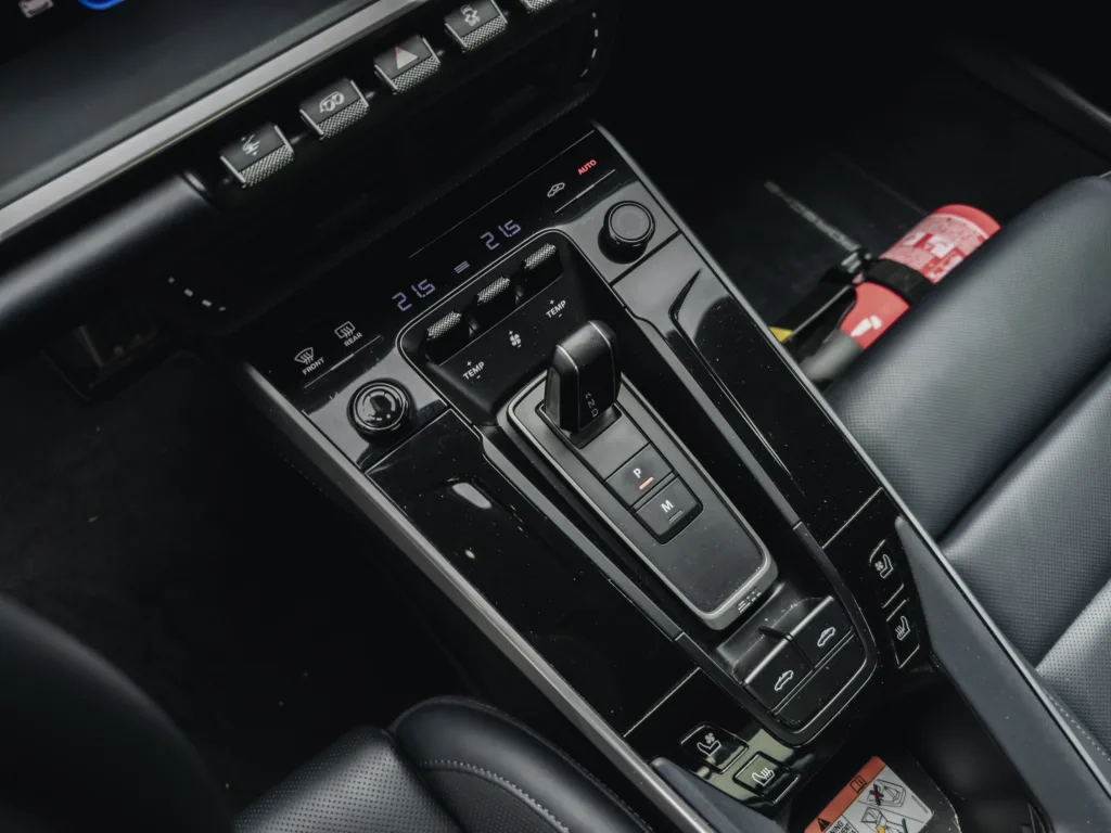 Porsche 911 Targa GTS T-Hybrid: Kiedy przeszłość spotyka przyszłość - Porsche 911 24