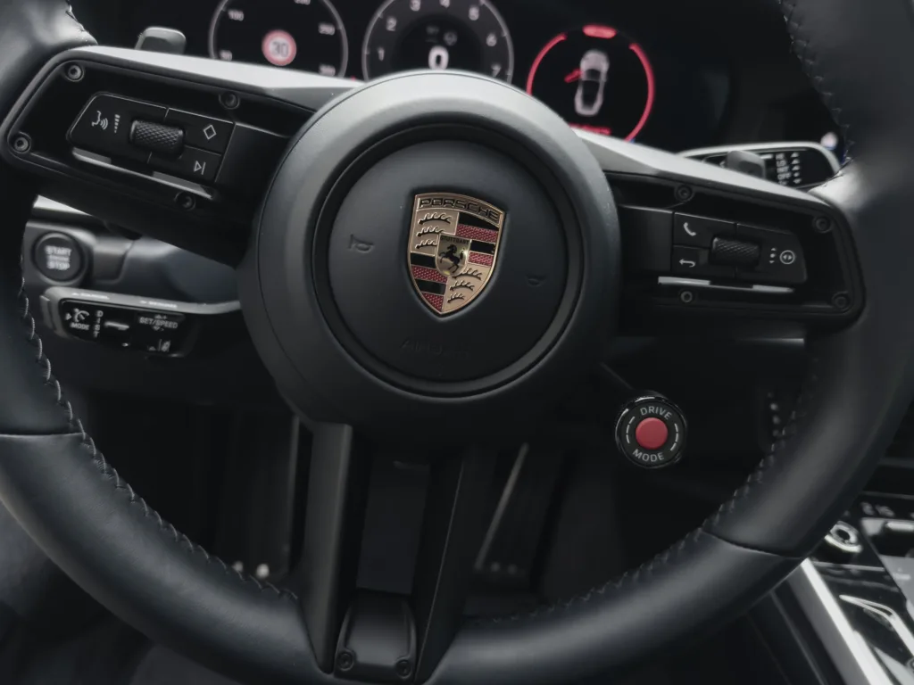 Porsche 911 Targa GTS T-Hybrid: Kiedy przeszłość spotyka przyszłość - Porsche 911 25