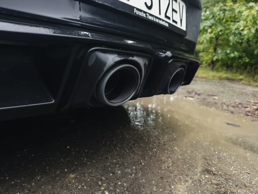 Porsche 911 Targa GTS T-Hybrid: Kiedy przeszłość spotyka przyszłość - Porsche 911 3