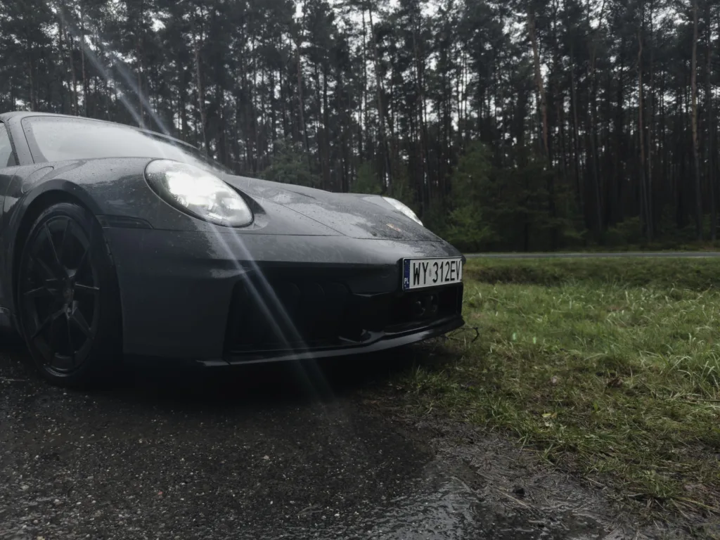 Porsche 911 Targa GTS T-Hybrid: Kiedy przeszłość spotyka przyszłość - Porsche 911 6