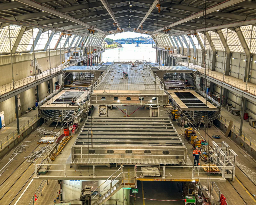 130 m na bateriach. Z Tasmanii wypłynął największy elektryczny prom na świecie - prom na baterie 1