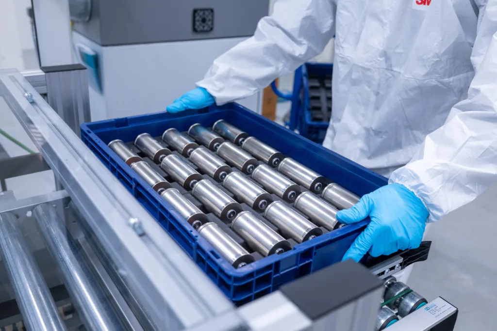 BMW zamyka obieg akumulatorowy. Recykling bezpośredni nowym standardem elektromobilności - recykling akumulatory bmw 1