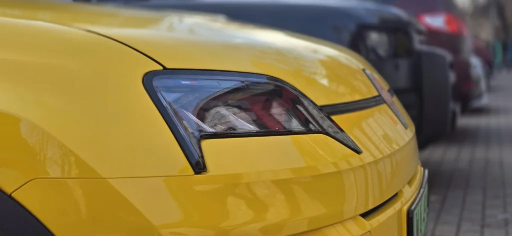 Europa przyspieszyła, Ameryka wyhamowała. Globalny rynek EV wchodzi w nową fazę - 20251217 120944