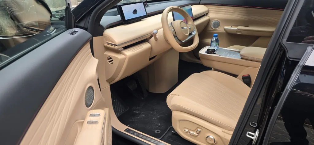 EXLANTIX wjeżdża na polski rynek. Dwa modele na start i 350 tys. zł za model ET - 20251219 111448