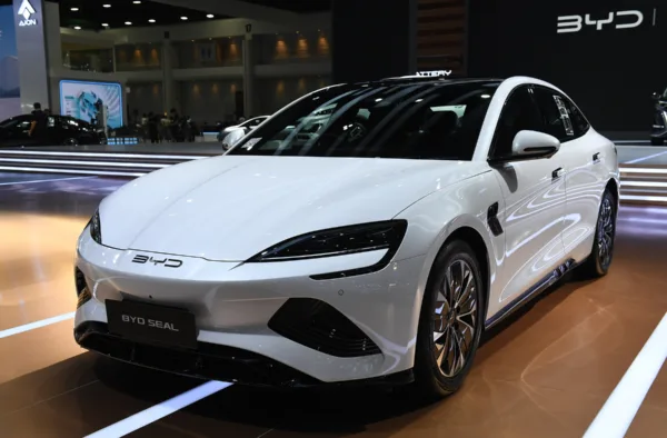 Testy i opinie - BYD zdetronizowal Tesle 1