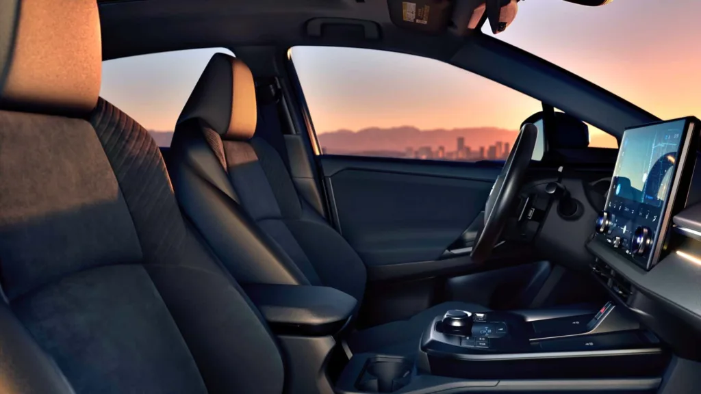 Elektryczny C-HR zapowiada nowy rozdział w strategii japońskiej marki - Elektryczny C HR 3