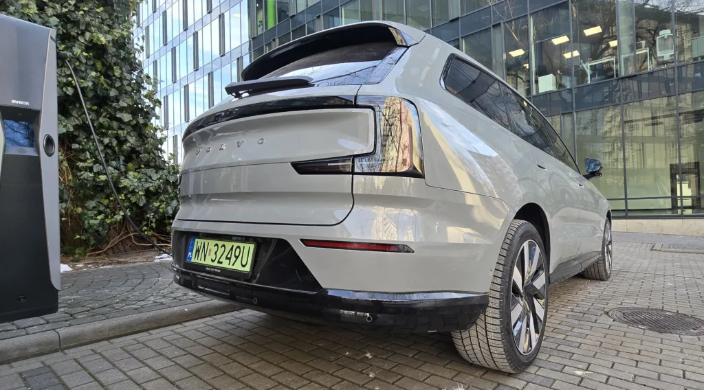 Tesle z tytułami najlepszych w klasie. Elektryki coraz bezpieczniejsze - Elektryki coraz bezpieczniejsze. testy NCAP 1