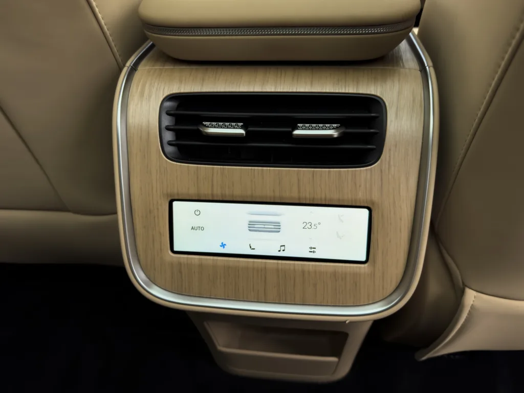 350 tys. zł za chińskie premium? Czy to wystarczy, aby pokonać Zachód? - Exlantix ET 11