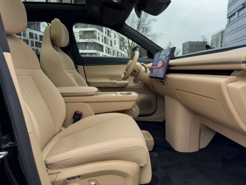 350 tys. zł za chińskie premium? Czy to wystarczy, aby pokonać Zachód? - Exlantix ET 17