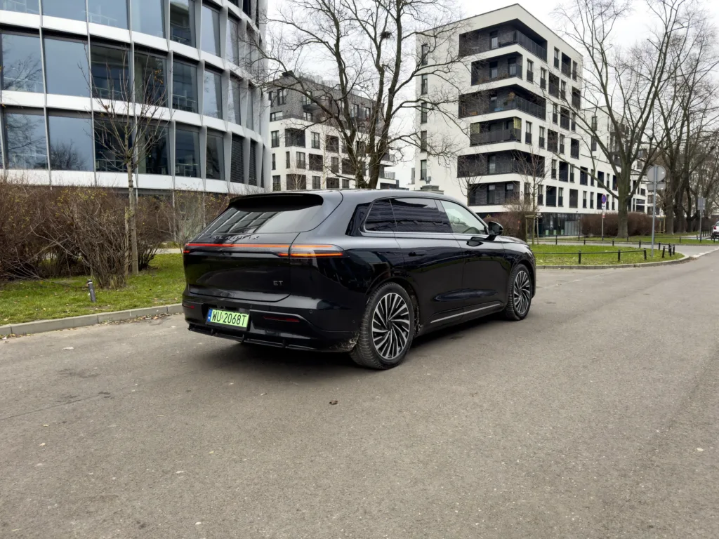 350 tys. zł za chińskie premium? Czy to wystarczy, aby pokonać Zachód? - Exlantix ET 28