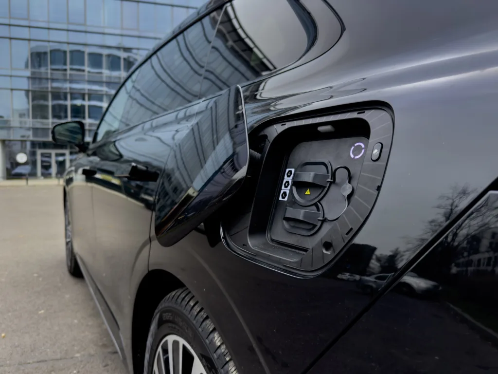 350 tys. zł za chińskie premium? Czy to wystarczy, aby pokonać Zachód? - Exlantix ET 7