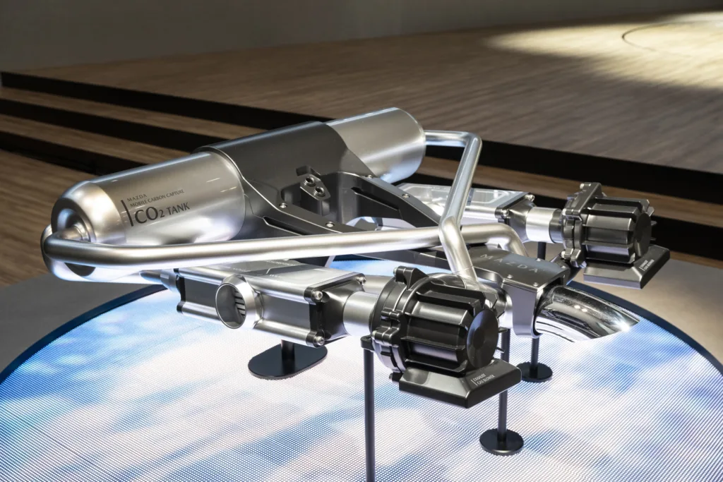 Mazda: 2025 r. był trudny, 2026 będzie lepszy. Czego możemy się spodziewać? - Mazda uklad wychwytywania CO2