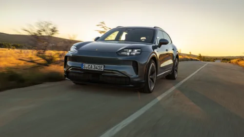 Wszystkie wiadomości - Najem operacyjny Porsche Cayenne Electric 1