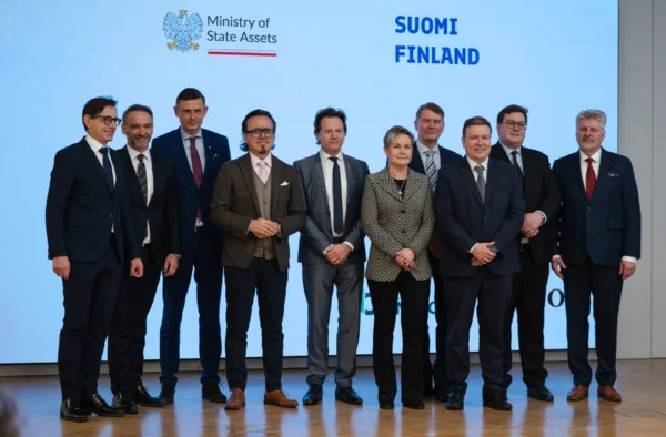 ORLEN podpisał porozumienia o współpracy z trzema fińskimi partnerami w zakresie produkcji i dostaw wodoru odnawialnego oraz jego pochodnych