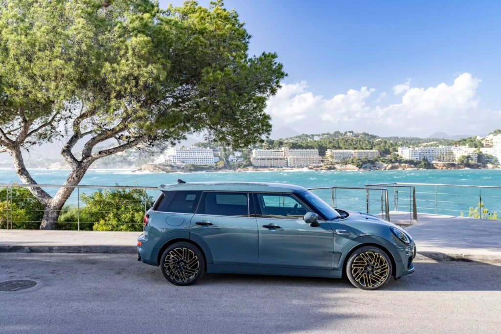 MINI: Rekordowa elektryfikacja i wzrost sprzedaży o niemal 18 procent - P90497198 lowRes mini cooper s clubma