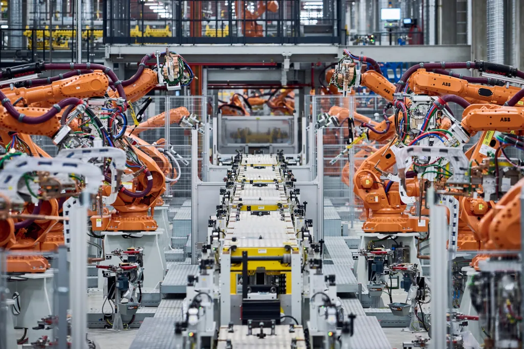 BMW i3. „Trójka” ery Neue Klasse i 800 km na pełnej baterii! - P90627397 highRes warm up for neue kla