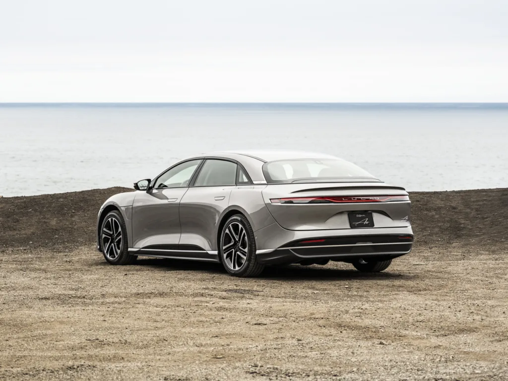 Rekordowa końcówka roku Lucida. Produkcja wzrosła do ponad 18 tys. aut elektrycznych Rekordowa końcówka roku Lucida. Produkcja wzrosła do ponad 18 tys. aut elektrycznych - Rekordowa koncowka roku Lucida 4 air