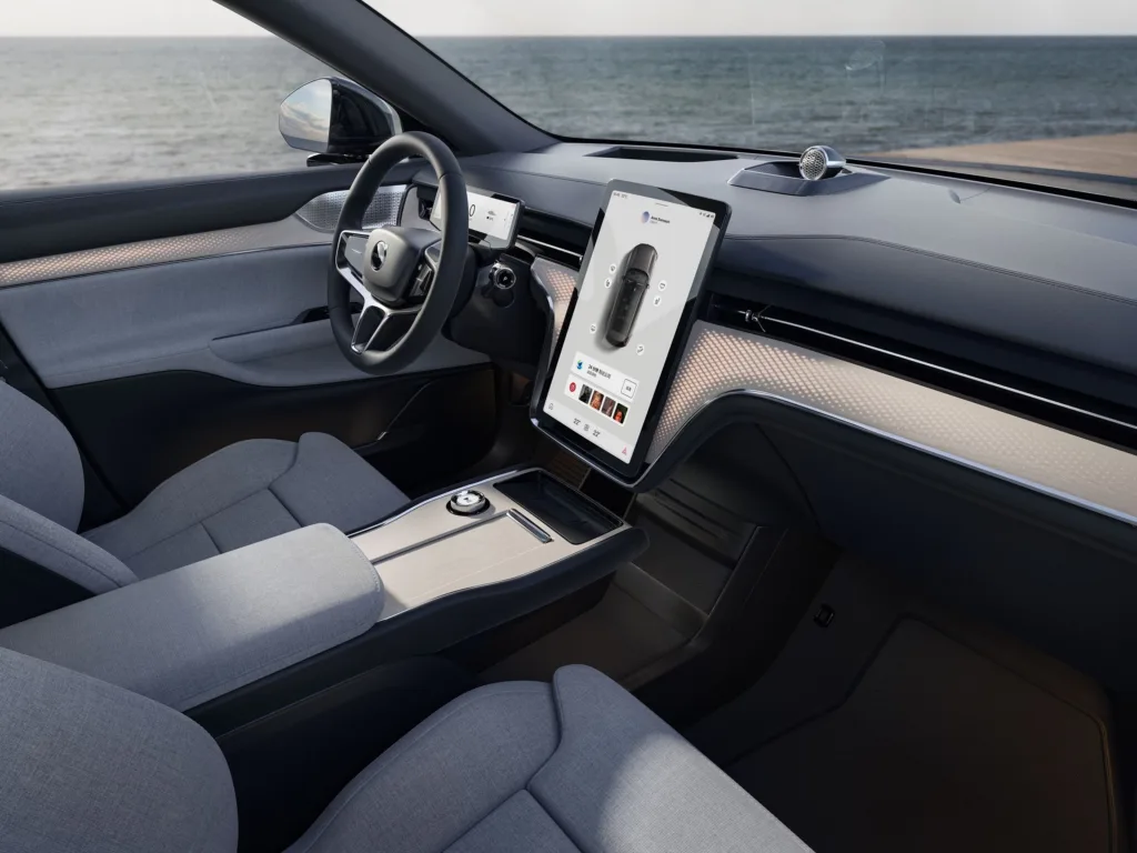 Volvo: Między giełdowym tąpnięciem a technologicznym skokiem - 310147 Volvo EX90 Excellence 1 1